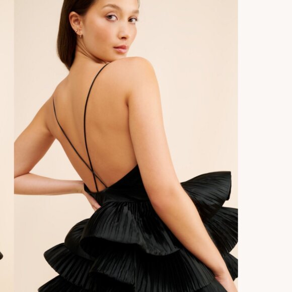 Gorgeous Brand New Sleeveless V-Neck Tiered Mini Dress by Maeve - Picture 4 of 16